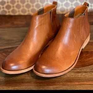 Kork-Ease size 8.5 Velma boots